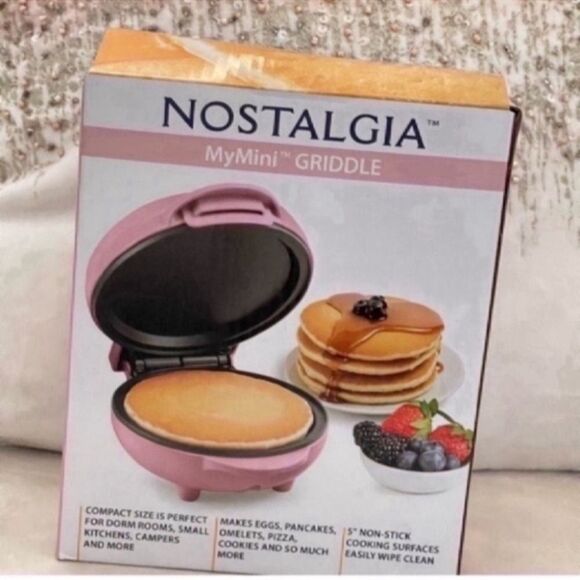 Nostalgia MyMini pink Griddle  And Mini Personal Sandwich Maker Bundle - Picture 15 of 15
